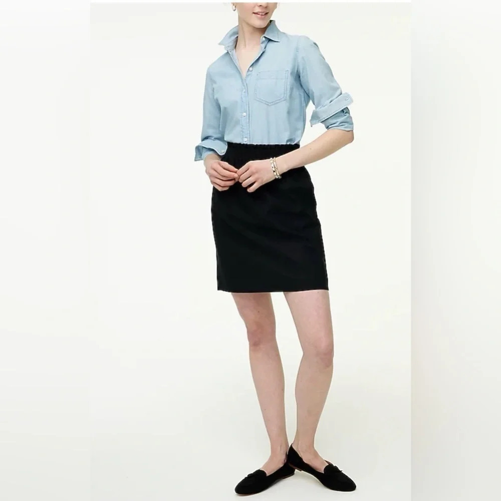 J crew Linen blend City skirt NWT
Size 0
Waist 13โ
Length 18โ